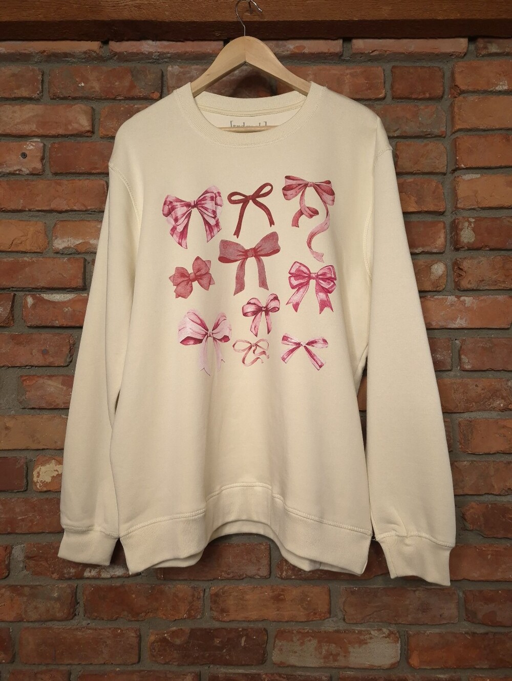 TRDMRK Cream Pink Bow Ribbon Graphic Crewneck Sweatshirt Coquette Cottagecore XL